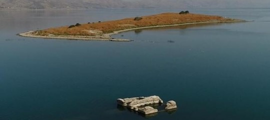 riemerge citta sommersa lago turchia