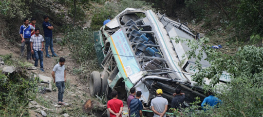 pullman nel fiume morti