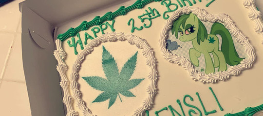 torta Moana Disney marijuana