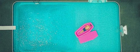 Regine della giungla, plastic free e gonfiabili a forma di bara, ecco i tormentoni dell’estate 2019