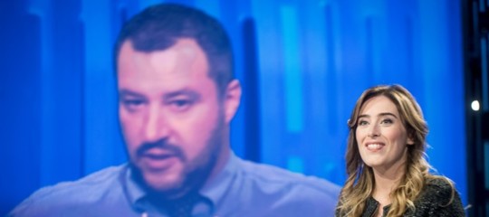 scontro salvini boschi twitter