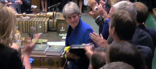 Gb: Hammond lascia, standing ovation per May
