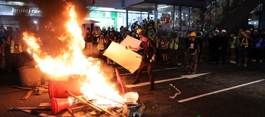 hong kong proteste trasporti caos