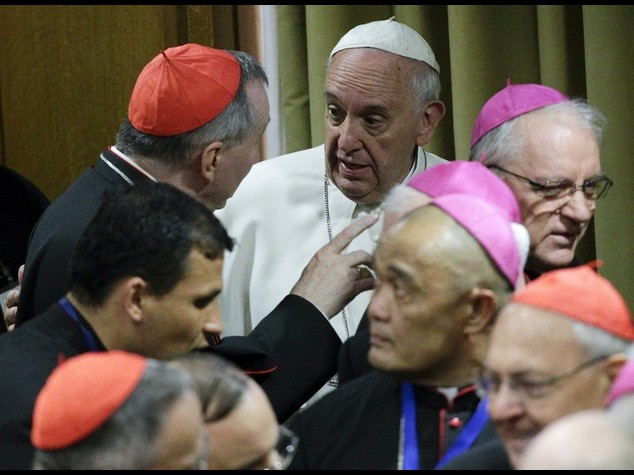 Papa Francesco apre il Sinodo "Questo non e' un Parlamento"