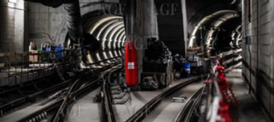 necropoli cavallo metro milano
