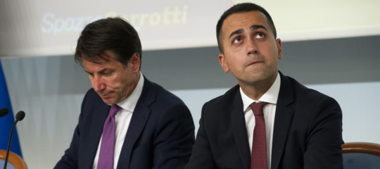 crisi governo elezioni anticipate m5s conte si candida grillo coerenza scarafaggio