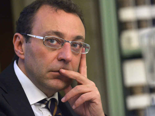 Mafia: brucia edicola del dirigente Pd a Ostia. Orfini, "ce la faremo"