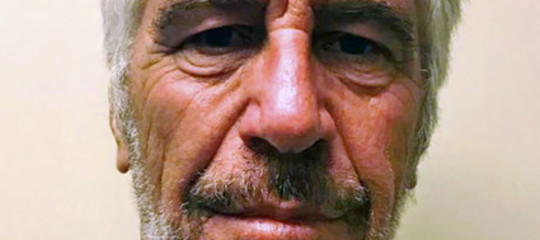 ossa collo rotte autopsia epstein