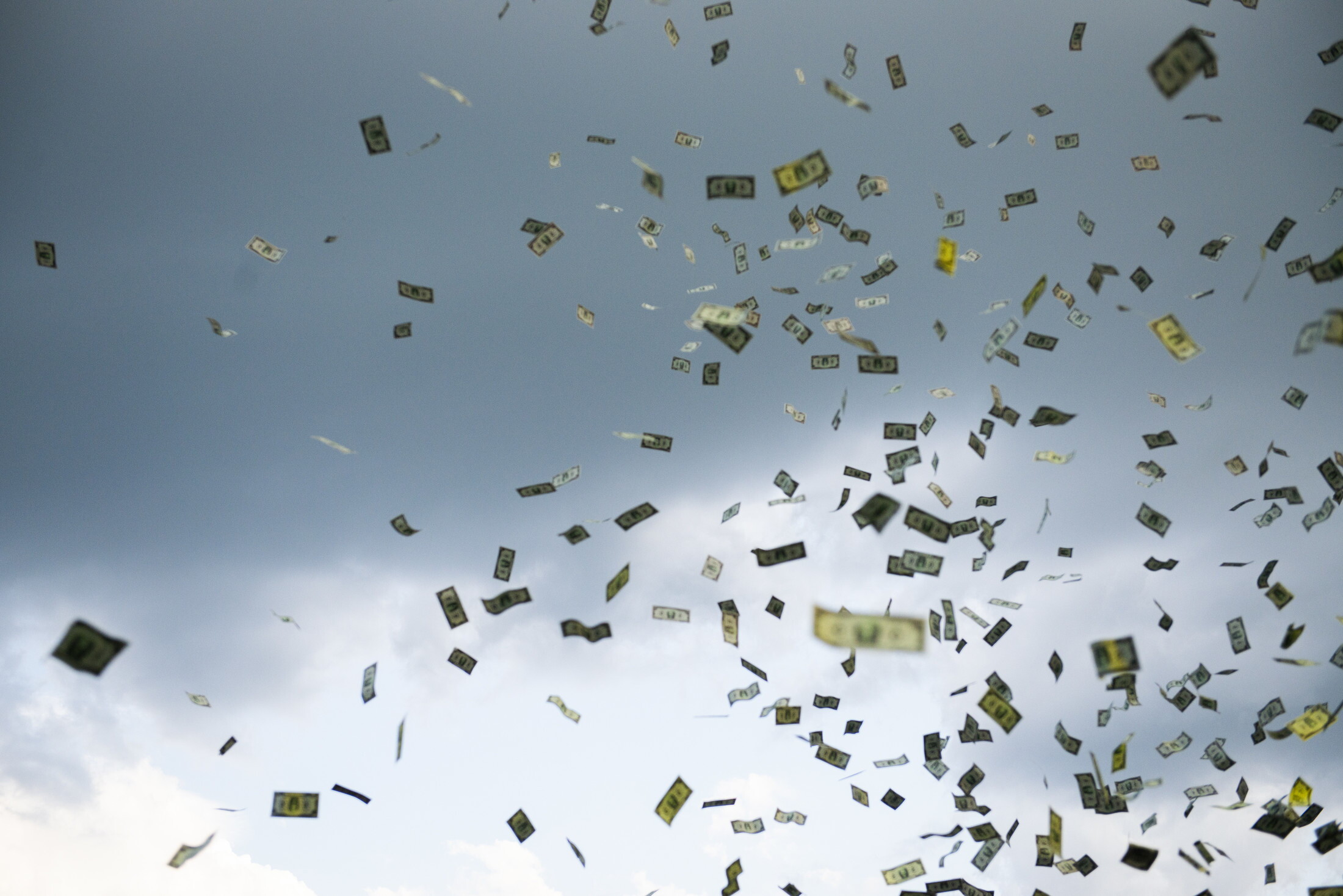 Sempre più "bot people", nelle mani degli italiani 442 miliardi di debito pubblico