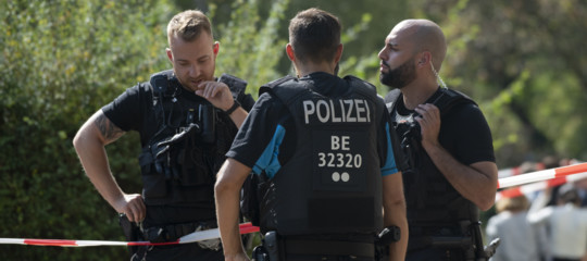 auto sulla folla berlino