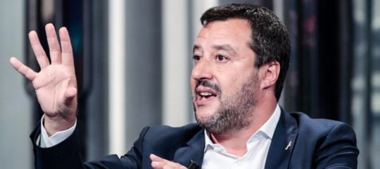 giornalista invita salvini a suicidio