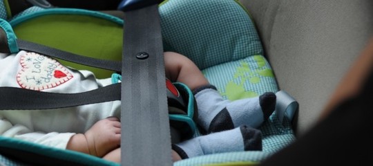 legge anti abbandono bimbi auto