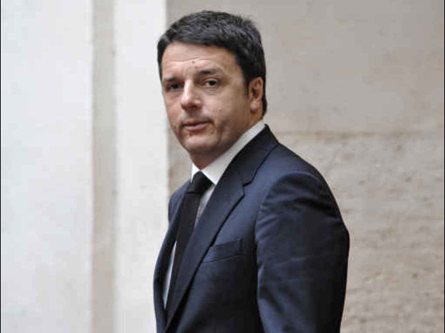 Atterraggio di emergenza per Renzi. "Maltempo, non un guasto"