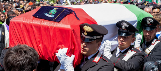 morti forze dell'ordine sparatoria trieste