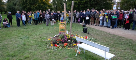 profanati memoriali vittime gruppo neonazista germania