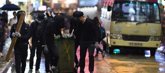 hong kong app apple polizia