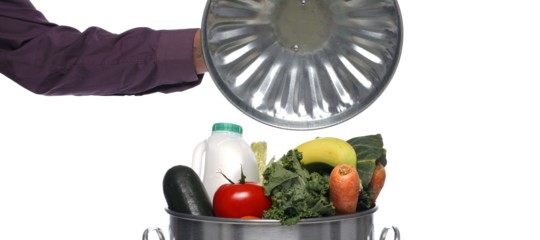 spreco alimentare cibo buttato italia