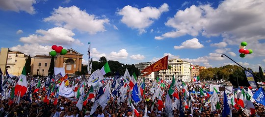 manifestazione centrodestra salvini lega casapound