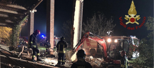 Esplode cascina Alessandria vigili del fuoco morti