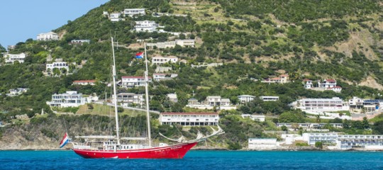 nave assaltata pirati caraibi