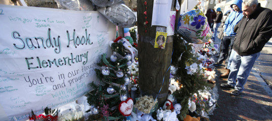 Sandy Hook Corte Suprema armi