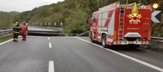 chiusa a26 autostrada genova
