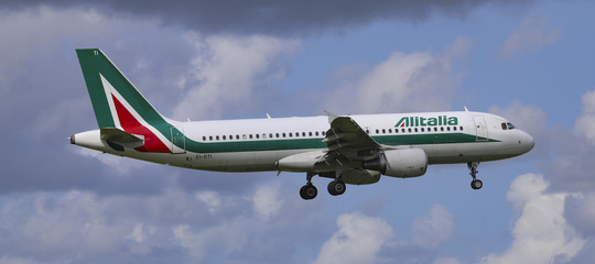 alitalia nazionalizzazione patuanelli