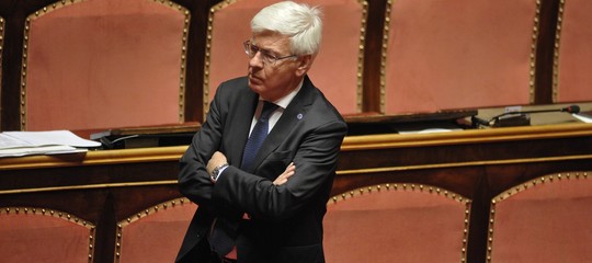 "Mai stampelle di Conte". Romani vuole un "berlusconismo senza Berlusconi"