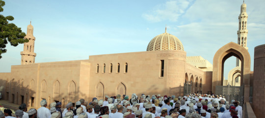 oman morto sultano petrolio turismo