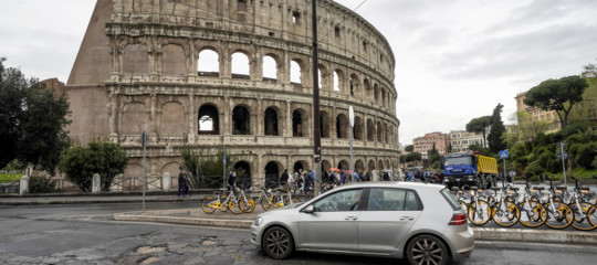 blocco traffico roma smog