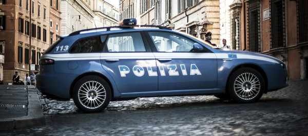 badante abbandona cadavere anziano