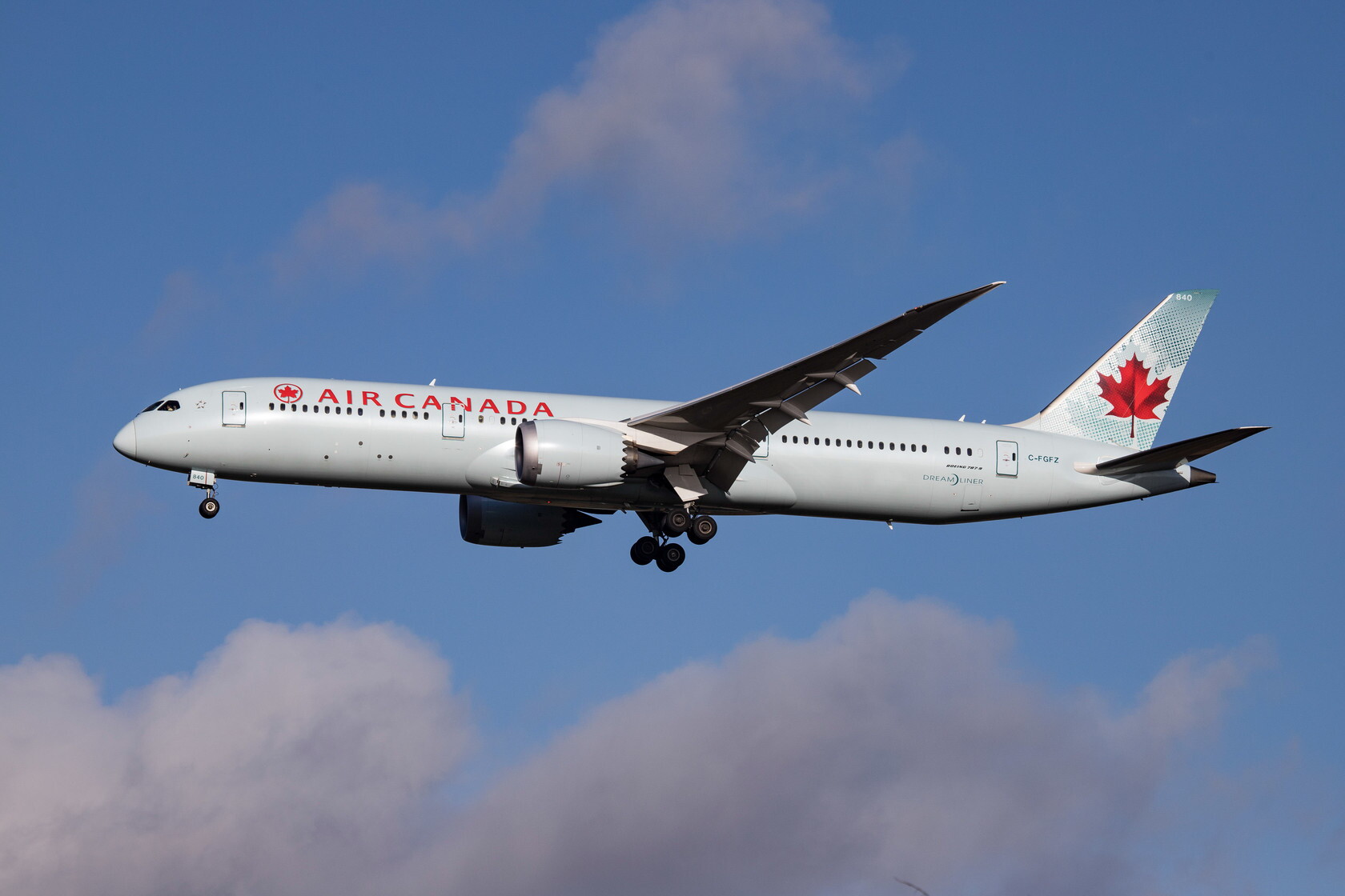 Air Canada riprende i voli, disagi per migliaia di passeggeri