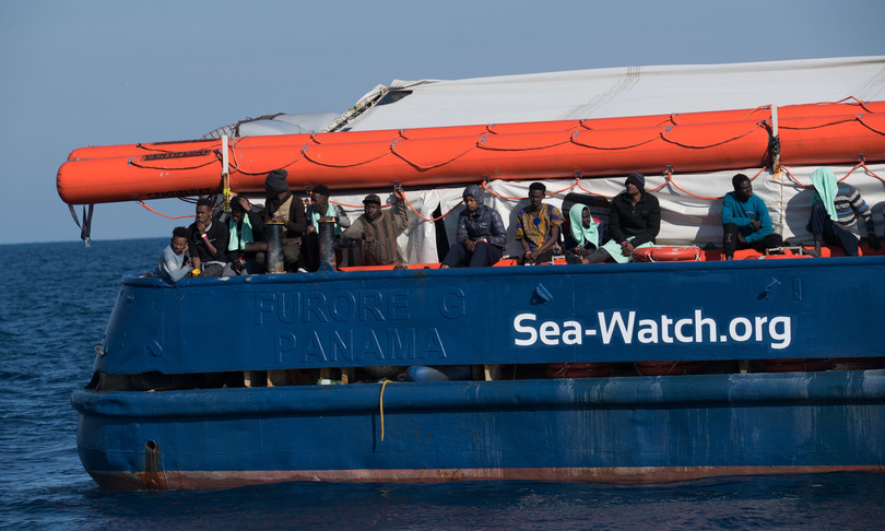 sea watch arriva a taranto