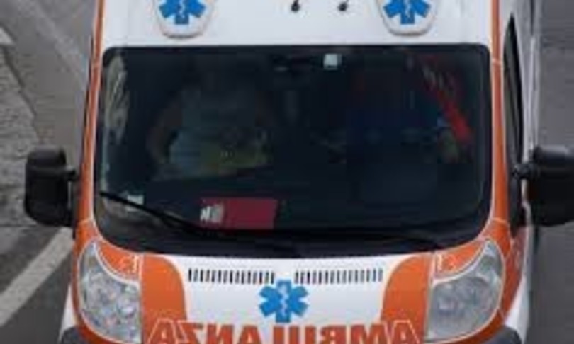 Movida Napoli giovani accoltellati rissa