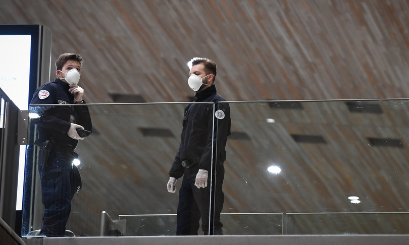 virus cina controlli italia medici aeroporti