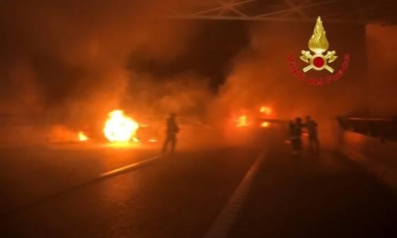 assalto portavalori fiamme A1