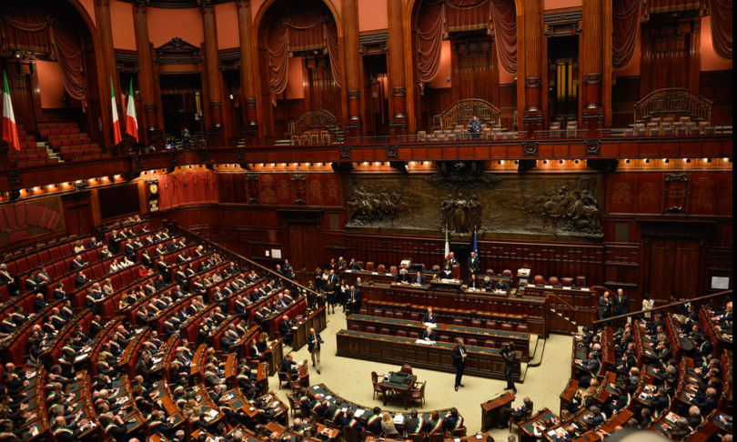 Milleproroghe governo pone fiducia