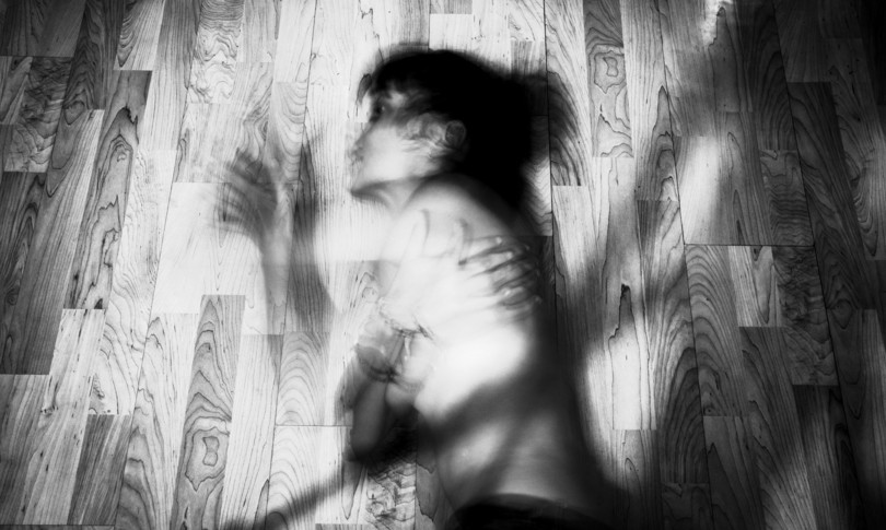 video abusi sessuali su ragazza addormentata