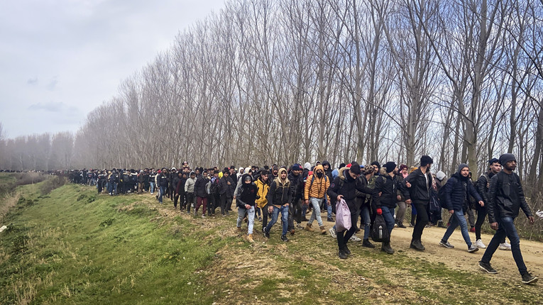 In fila indiana verso la libertÃ
