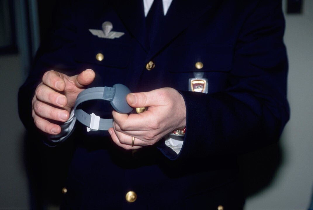 Il tecnico del braccialetto elettronico non c'è, detenuto si fa tre giorni di carcere in più