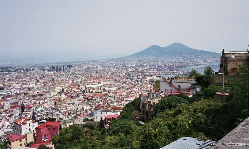 Coronavirus Napoli caro prezzi