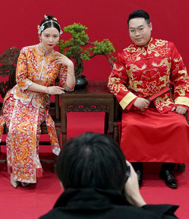 A Wuhan ripartono i matrimoni