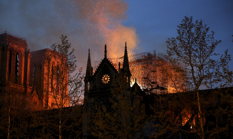 francia notre dame emmanuel macron