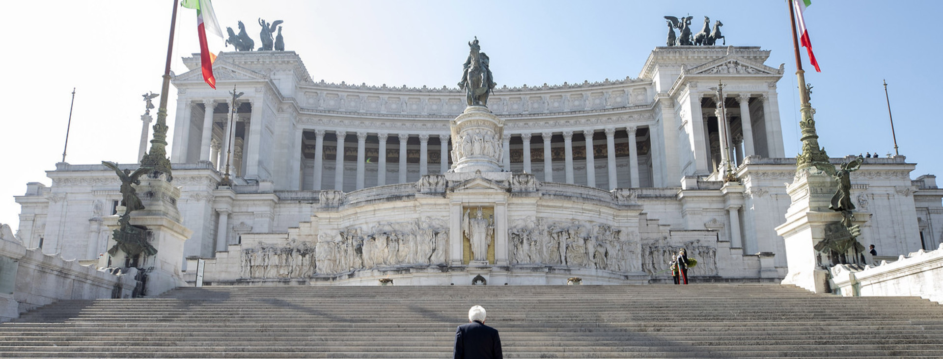 La visita di Sergio Mattarella all'Altare della Patria