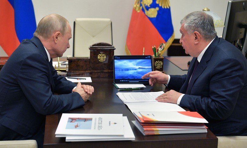 Russia Putin presidente Rosneft mascherina