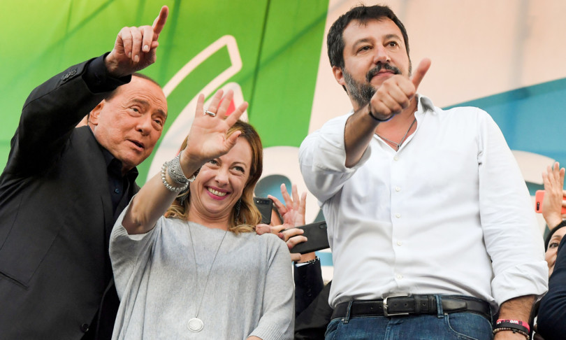 Berlusconi Salvini Meloni manifestazione 2 giugno