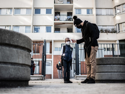 Nelle prime due settimane di 'deconfinement' in pochi sono tornati in classe alle medie e alle elementati. Ora si aspettano i licei.