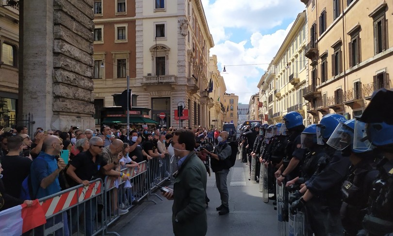 manifestazioni marcia roma gilet arancioni