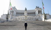 Mattarella all’Altare della Patria, ora servono coesione e responsabilità