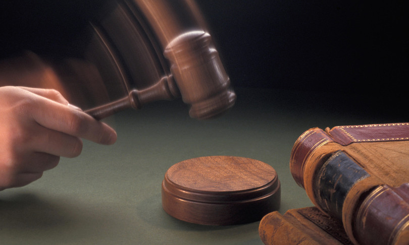giudice crede a colleghi licenziato e lo reintegra